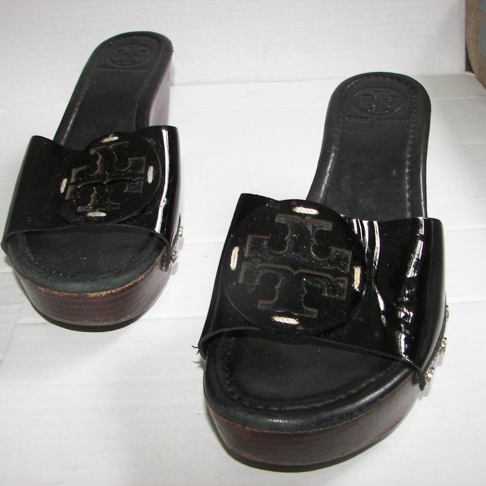Tory Burch 9M peep toe black patent leather strap wood platform 3" heel sandals